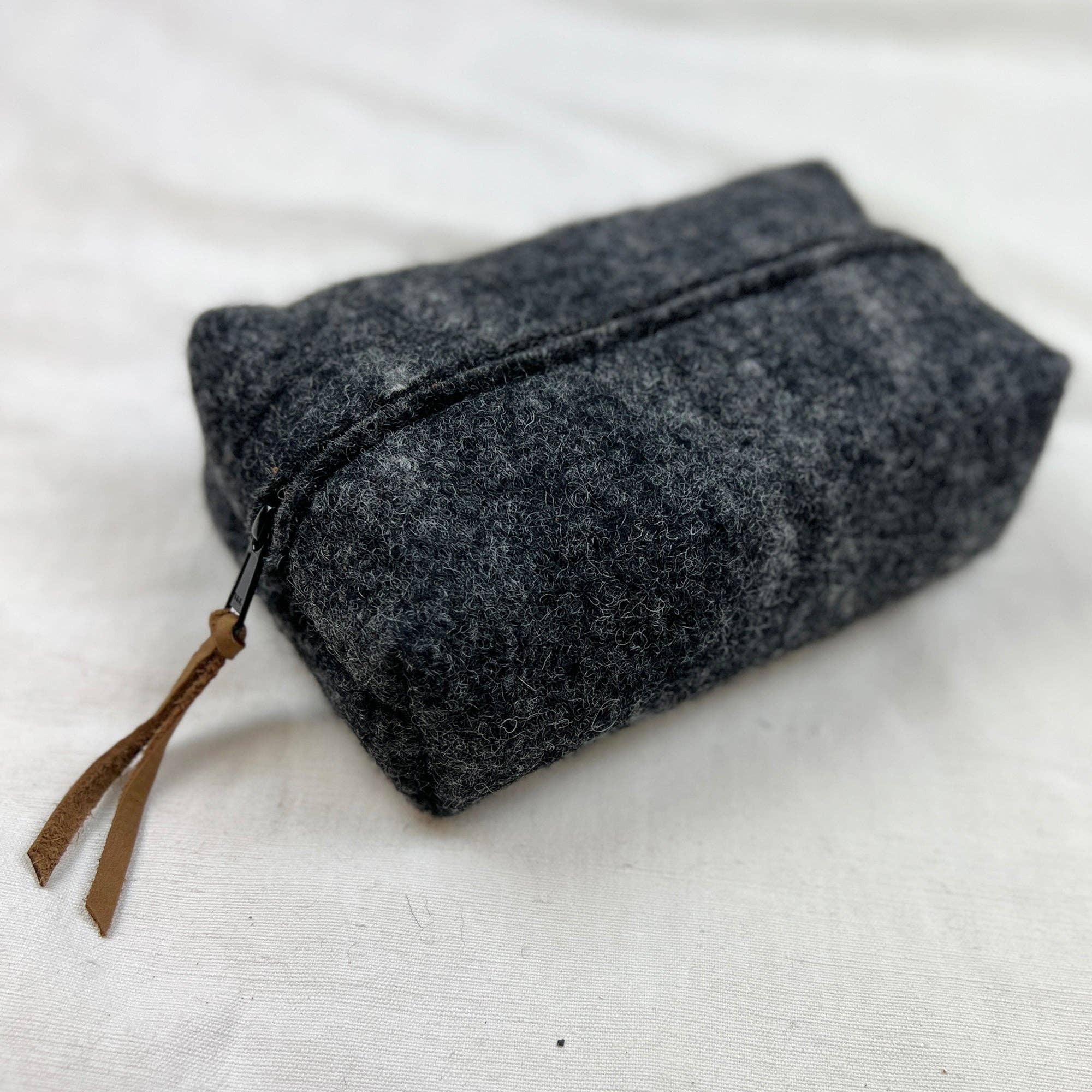BIDYUT Boxy Felt Pouch Desk Tidy